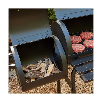 Holzkohlegrill mit Smoker