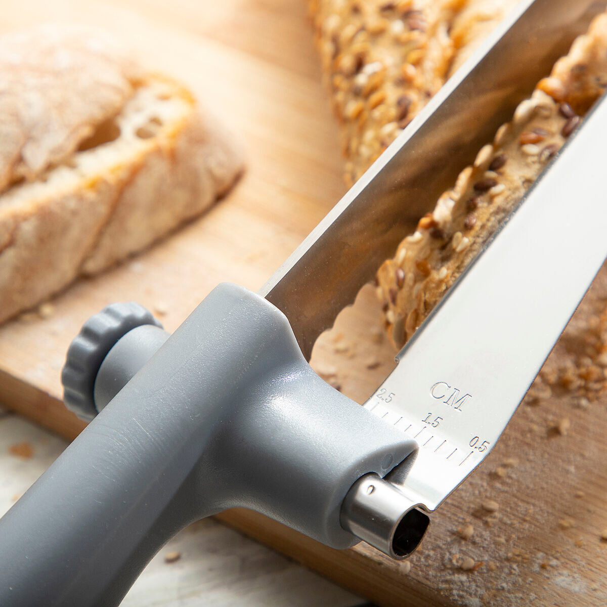 InnovaGoods Brotmesser mit Verstellbarer Schneidführung